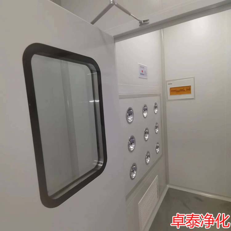 河北光電潔凈室裝修施工現(xiàn)場(chǎng)圖分享，裝修凈化車(chē)間找卓泰凈化