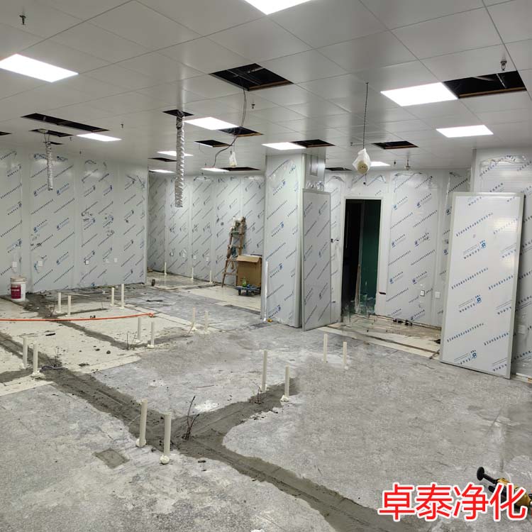 河北醫(yī)院潔凈檢驗(yàn)科裝修施工現(xiàn)場(chǎng)，河北凈化車間裝修廠家